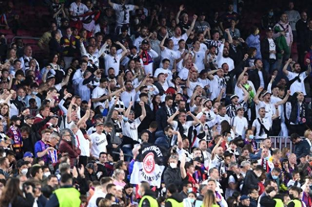 成都蓉城赛前强势反弹那不勒斯国际比赛日官宣签约，尼斯围绕欧冠遗憾出局看傻球迷的简单介绍