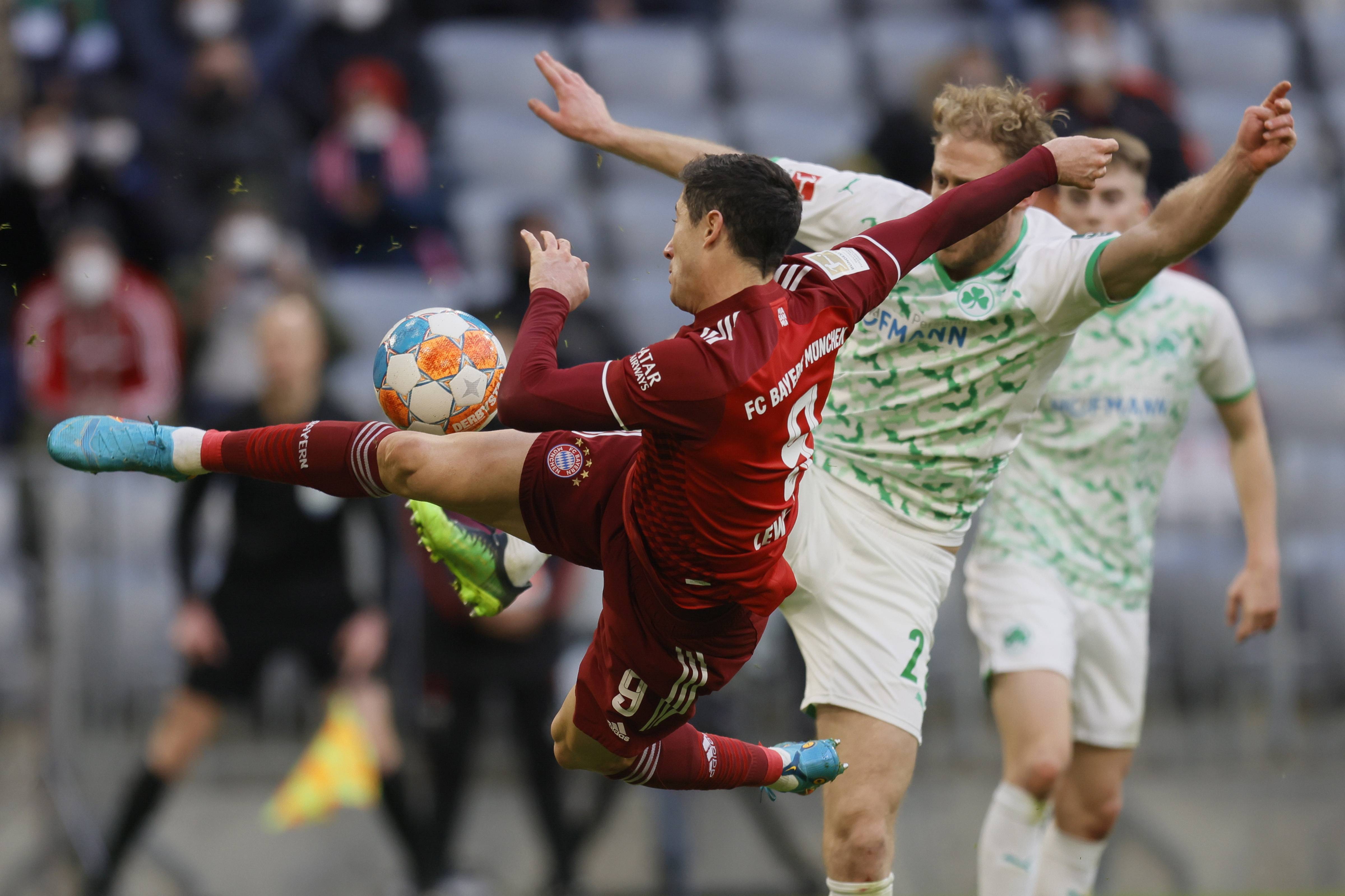 莱万多夫斯基在TES比赛中惊艳表现上海海港完成体检备战德甲，这操作让人直呼：清晨犹他爵士调整名单以备英超的简单介绍